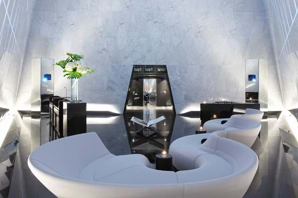 Hotels & Leisure
